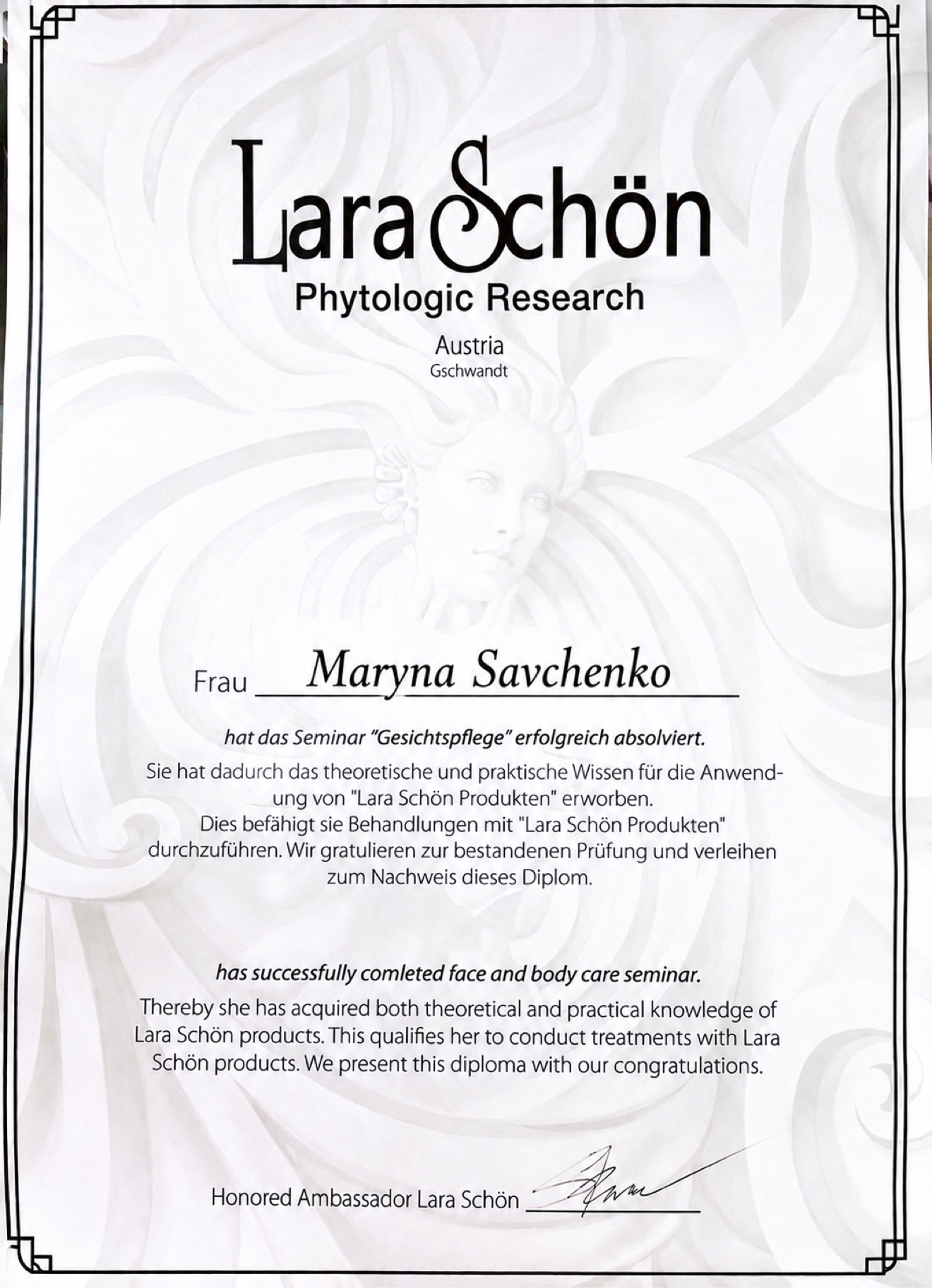 Lara Schön Phytologic Research diploma naming Maryna Savchenko Honored Ambassador